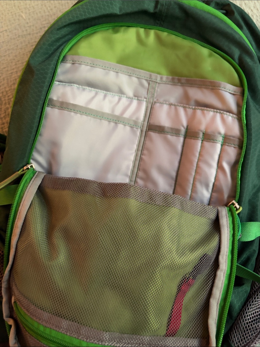Mountain Hardwear Agama 31L Green Backpack - Men's Outdoor Daypack - Picture 6 of 9